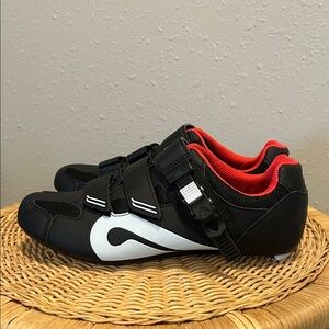 Peloton Black and Red‎ Cycling Shoes 42